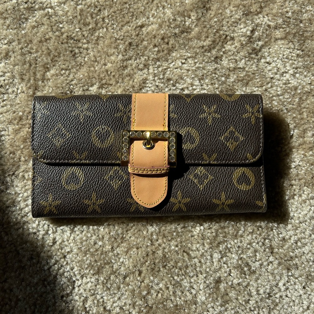 (SOLD) CLUTCH WALLET